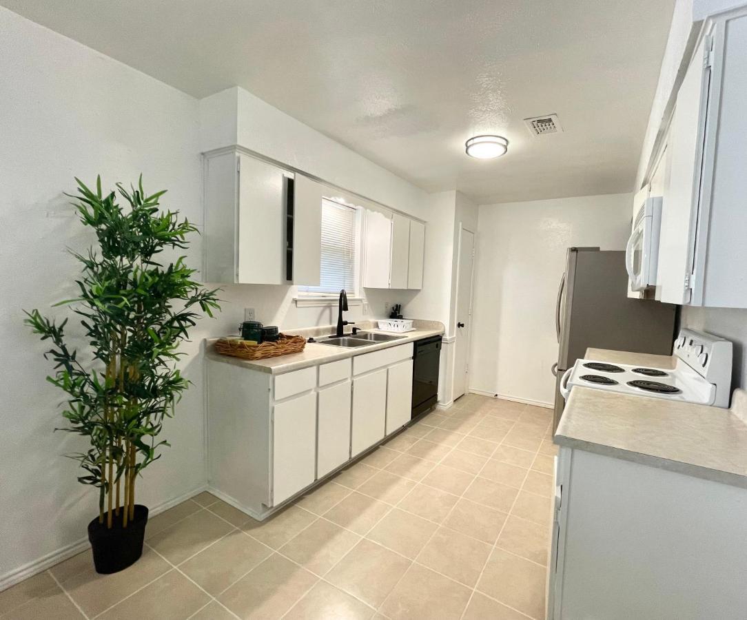 Downtown In Plano Apartment Ngoại thất bức ảnh